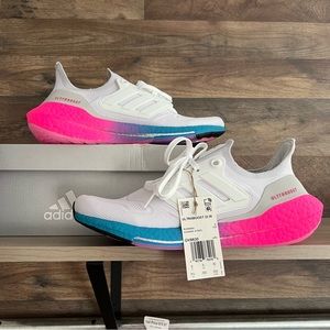 New Adidas Women's Ultraboost 22 Running Shoes